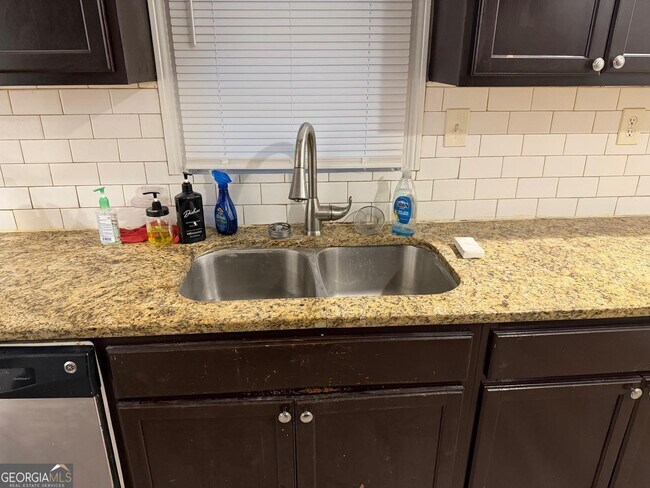 Photo - 3456 Thompson Dr NW