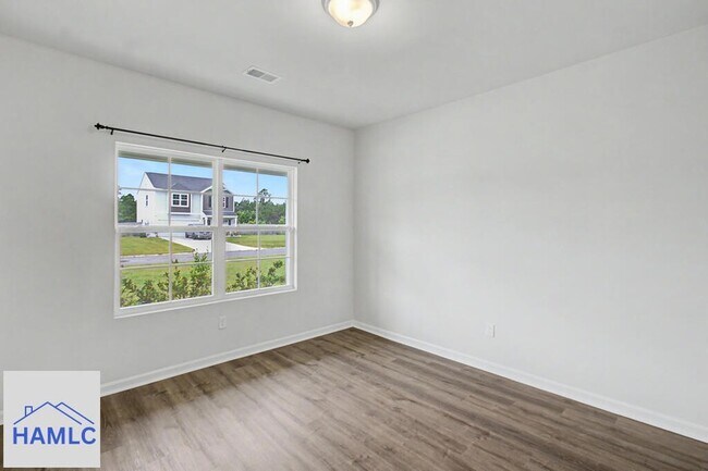 Photo - 147 Enclave Wy