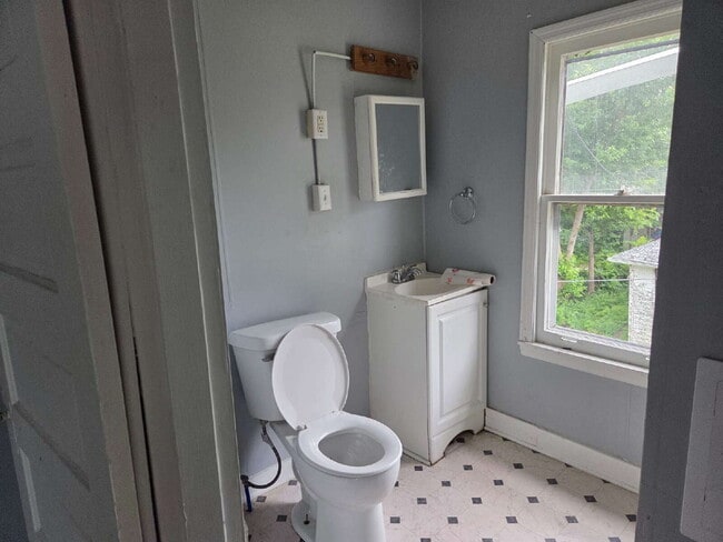 Photo - "Charming 2-Bedroom Duplex Retreat on Pritz Ave – Your Cozy Haven in Dayton!"
