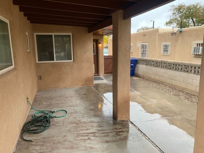 Photo - Single Family Home Close to UNM and Knob Hill