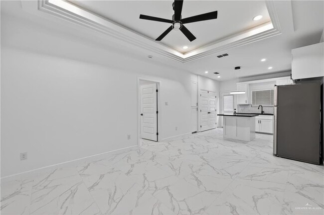 12504 N 39th St Unit 4