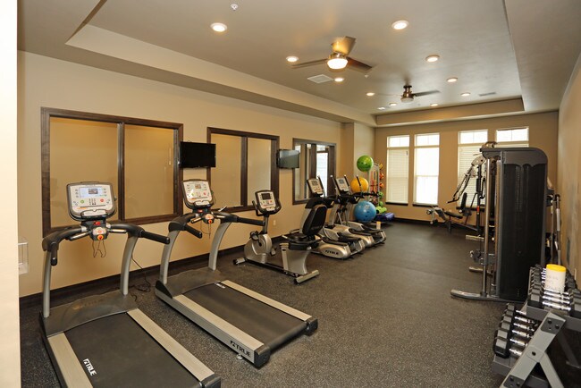 24/7 Fitness Center