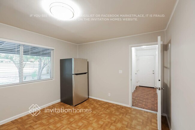 Photo - 223 W Gary Way