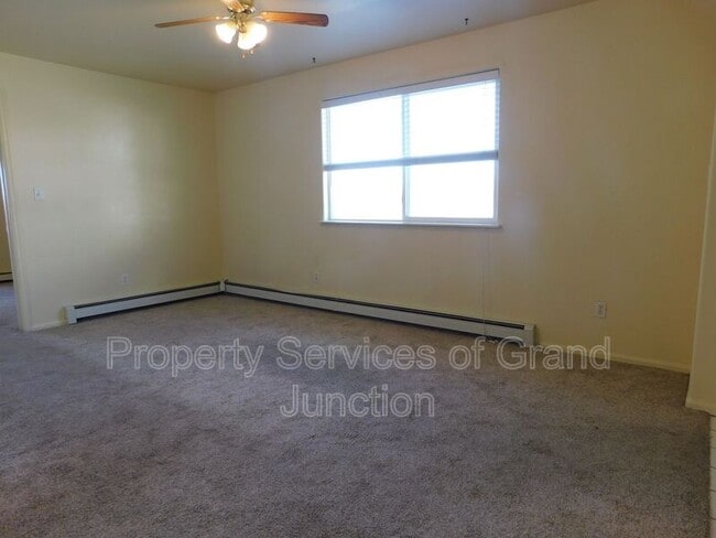 Photo - 393 Sunnyside Cir Unit E