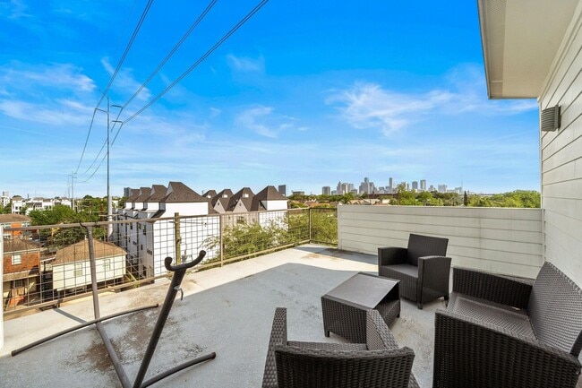 Photo - 4621 Chartres St