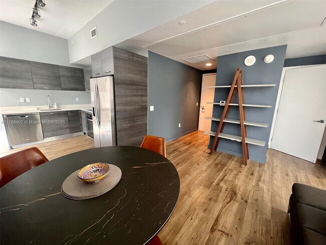 Photo - 151 SE 1st St Unit 810