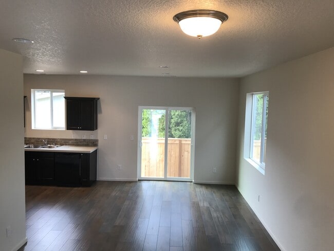 Photo - CUSTOM 3 BR 2.5 PET FRIENDLY HOME! A/C!