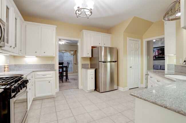 Photo - 1408 S Friendswood Dr