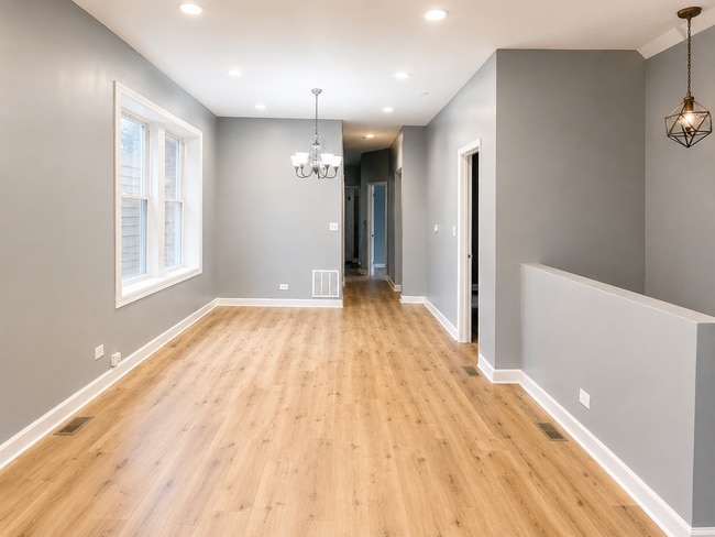 Photo - 7026 S Justine St Unidad 1