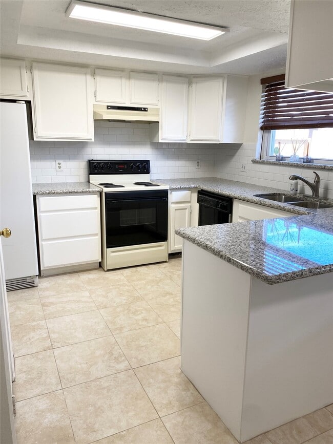 Photo - 10431 Town Square Rd