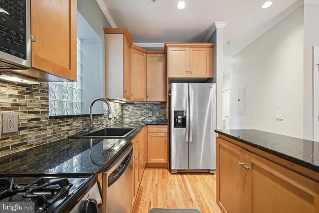 Photo - 1832 Swann St NW