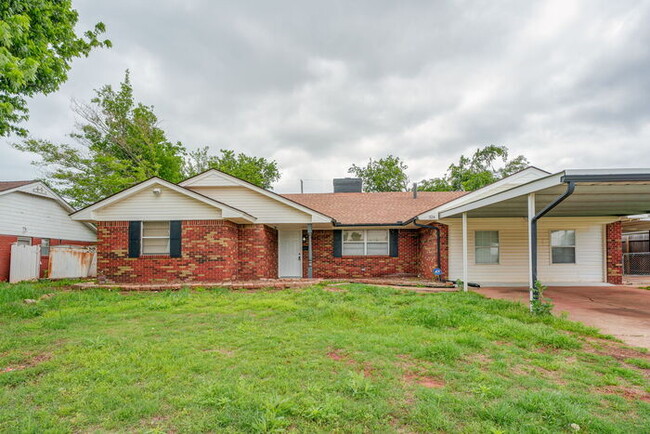 Photo - 324 NE 60th St House