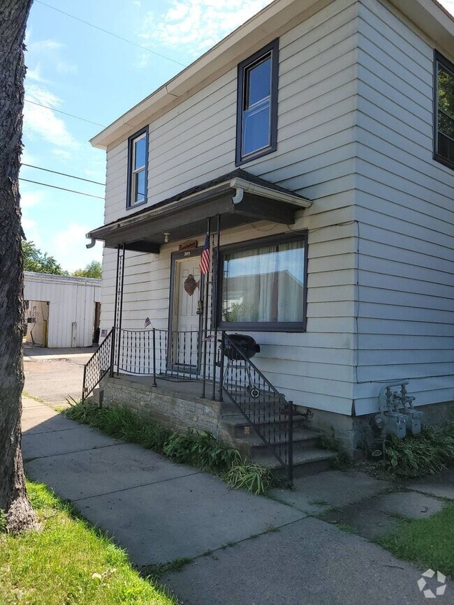 Building Photo - 309 Garfield Ave Unit Upper Rental
