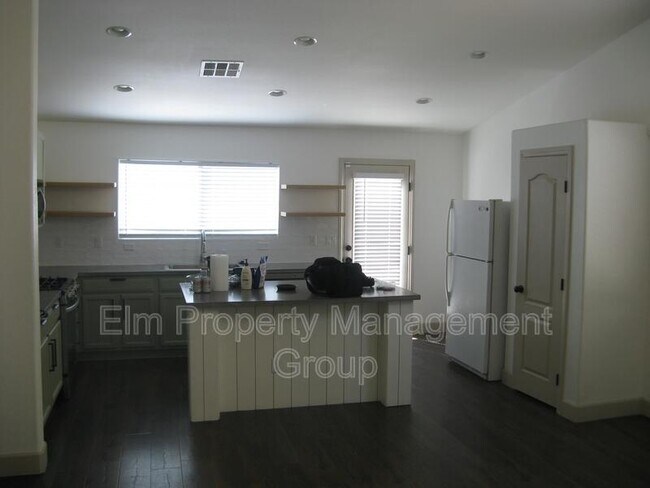 537 W Seneca Ridge Ave