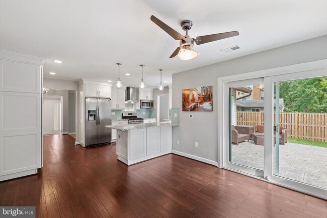 Photo - 126 Hopeland Ln