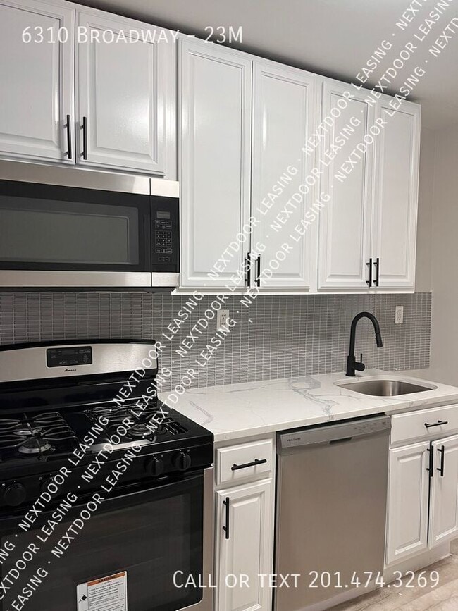Building Photo - 6310 Broadway-23M Unit 23M