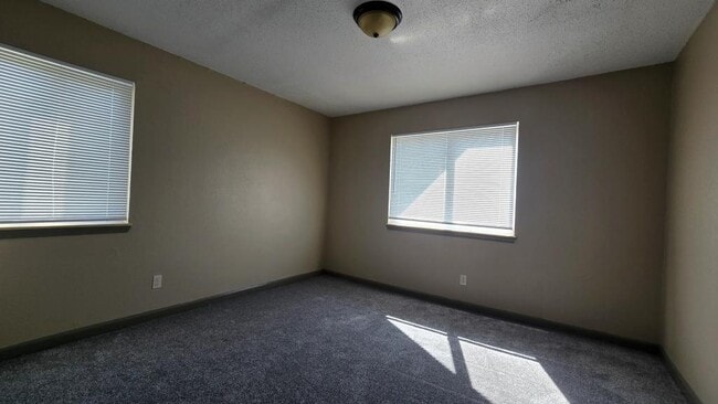Photo - 300 E Windsor Rd