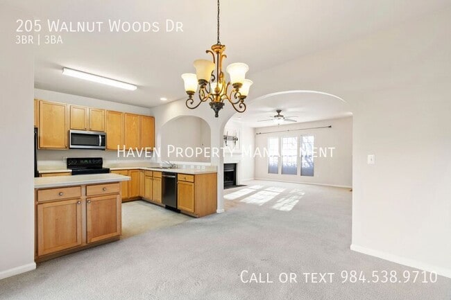 Photo - 205 Walnut Woods Dr