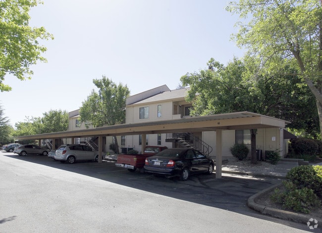 Ellis Lake Apartments