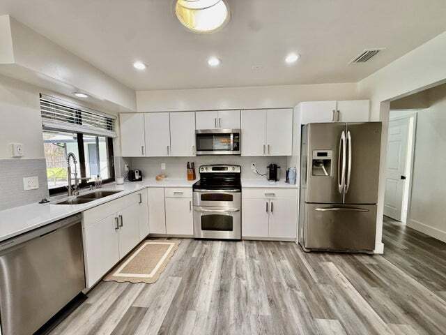 Photo - 325 Knotty Wood Ln