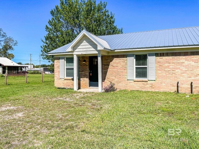Photo - 25121 Olive St