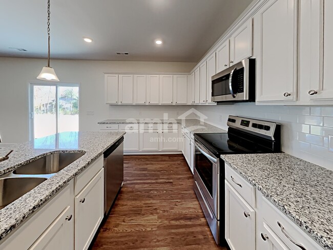 2924 Throneberry Ln
