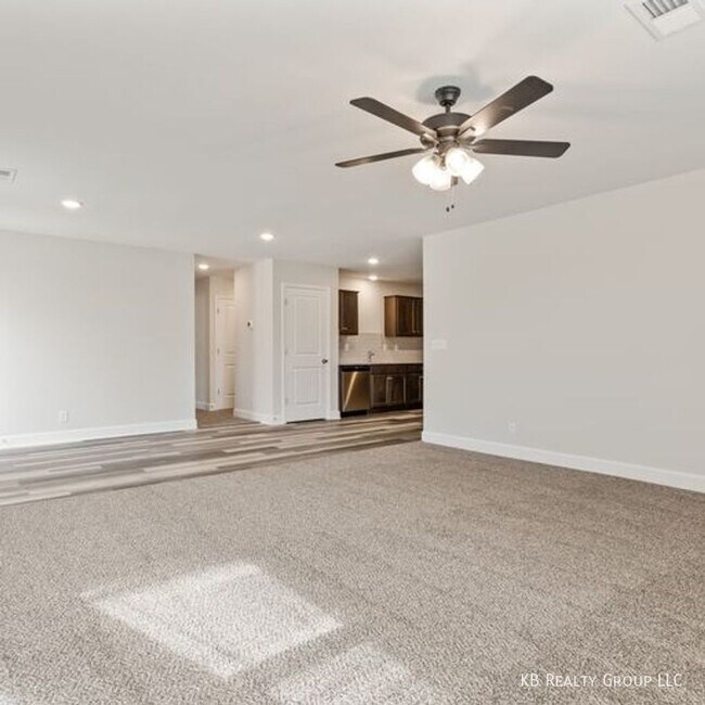 Photo - Newer 3 Bed Single Level Duplex in Blue Sp...