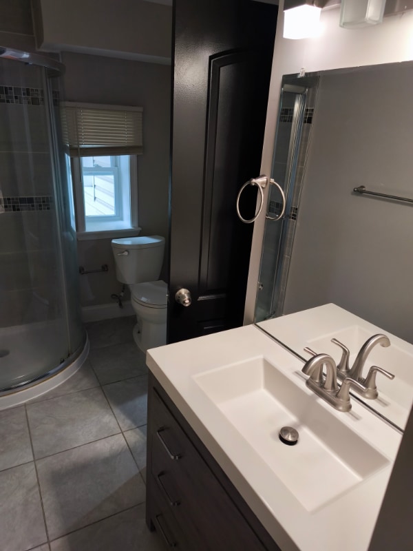 Photo - 1932 Bank St