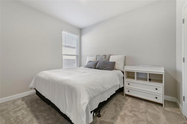821 Shepperton Wy