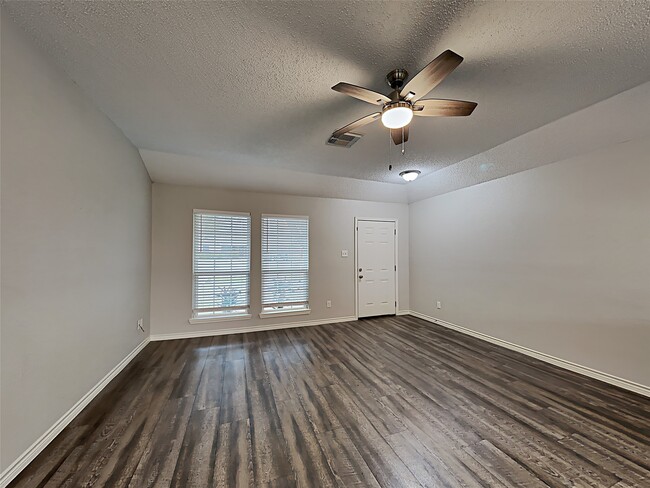 Photo - 2955 County Rd 855B