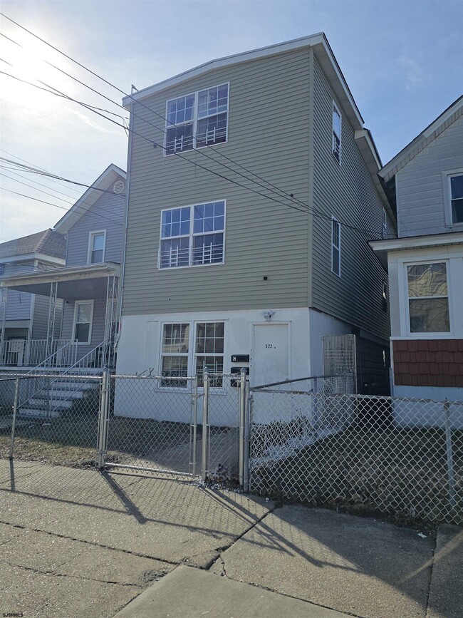 522 N Indiana Ave Unidad 2