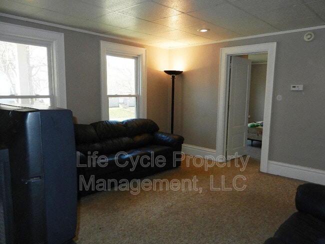 Photo - 18 Indiana Ave SW