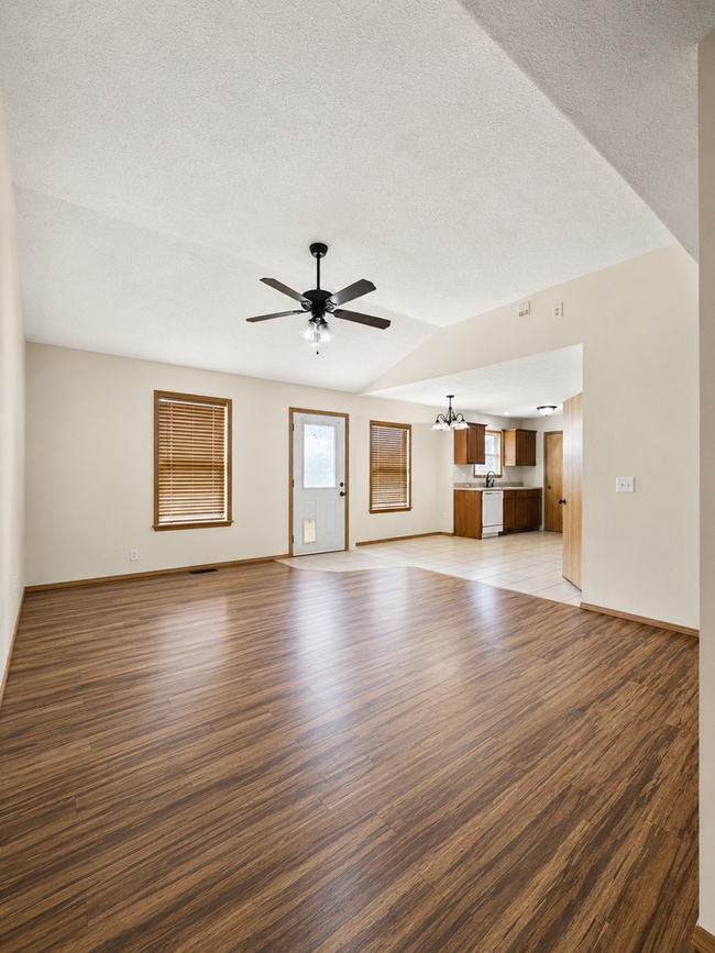 Photo - 842 Lorenza Dr