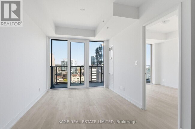 Photo - 75 James St S Unit 1409