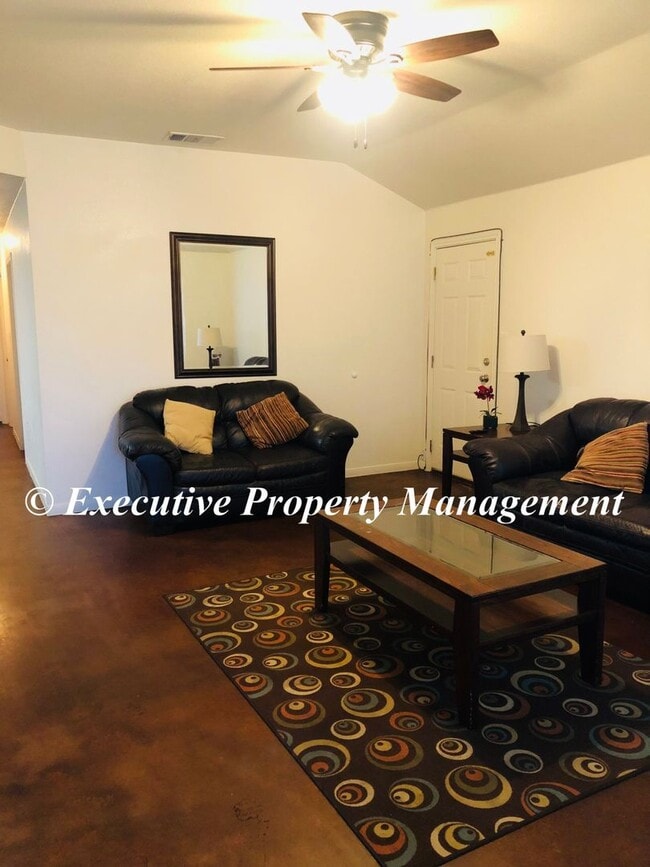 Photo - 1208 Westview Dr Unit B