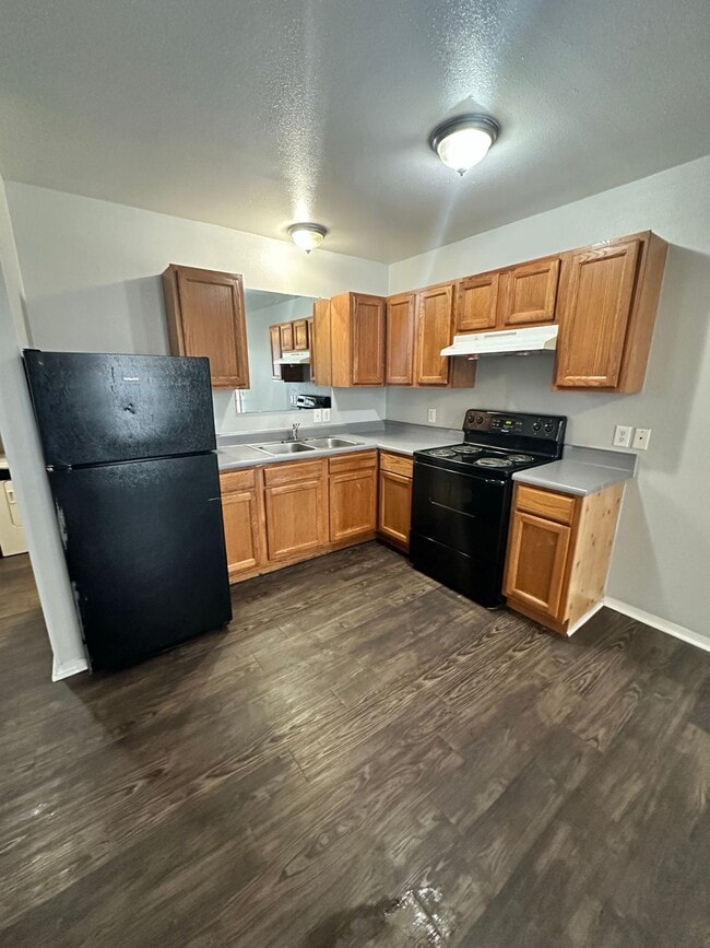 Photo - C & W Apartments Springdale