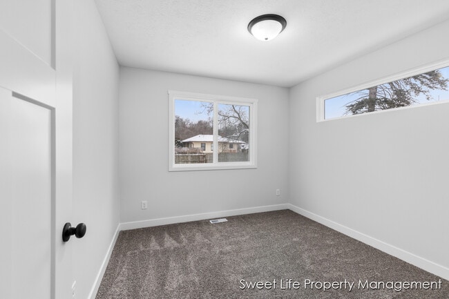 Photo - 1524 Fremont Ave NW