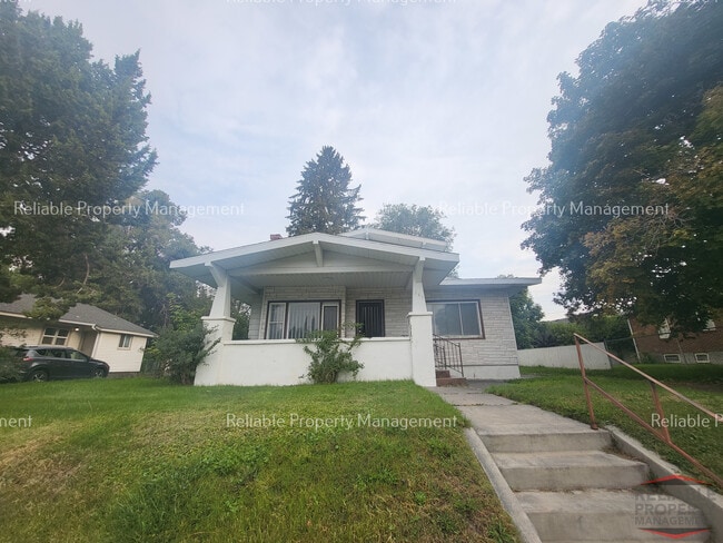 Building Photo - 283 4th St Rental