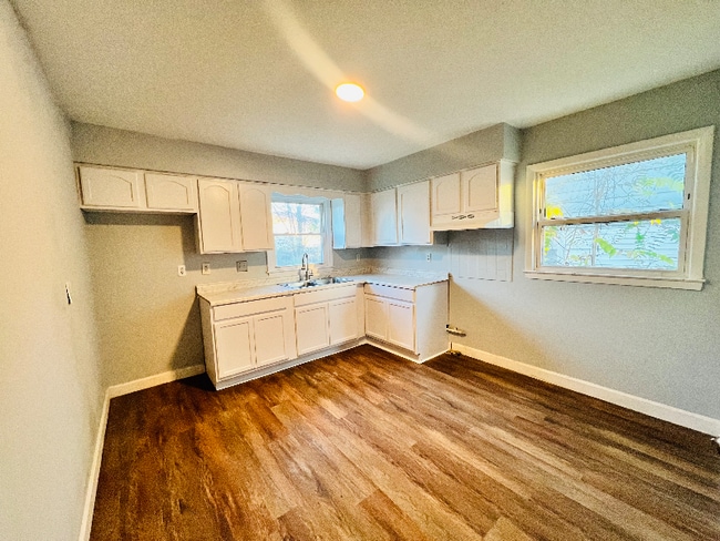 Photo - 5816 N 62nd St