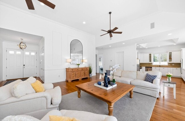 Photo - 9 Sea Farm Ct