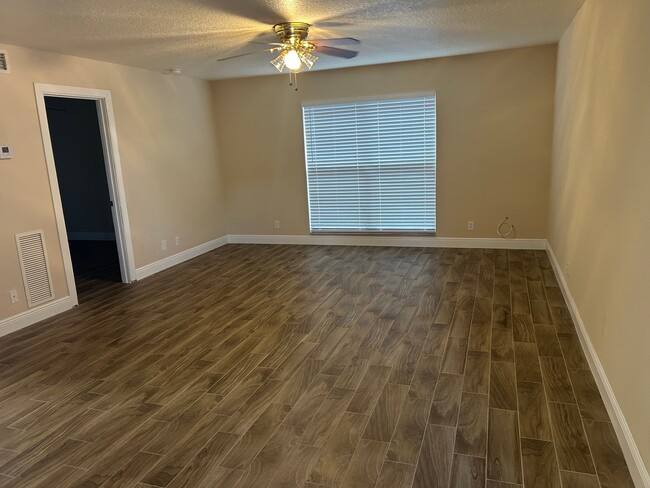 Photo - 731 Hummingbird Way Unit 1