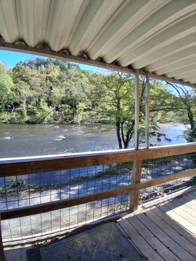 Photo - $1,800 - 2 Bedroom / 1 Bath Mobile Home Si...