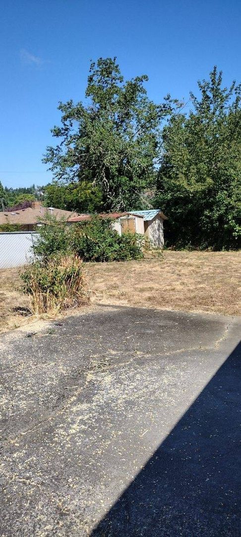 Photo - Wonderful 3 -bedroom with Garage