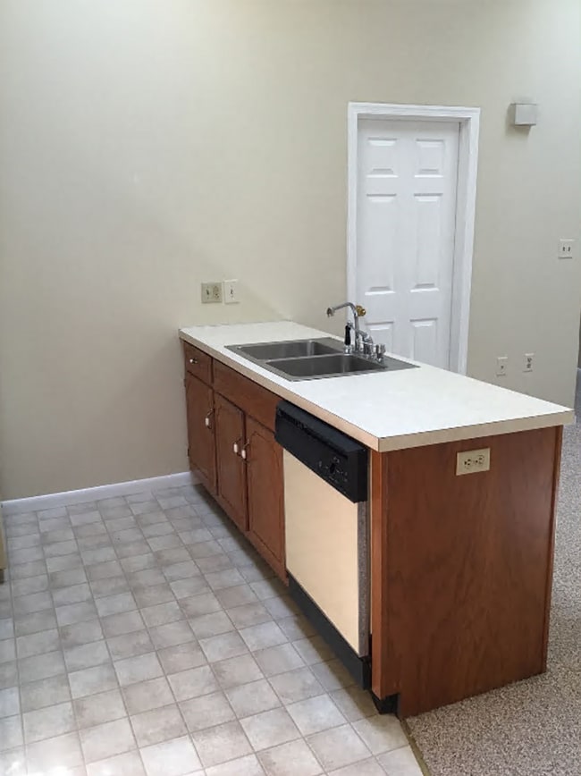 Photo - Cozy, end unit 2 bed/1 bath townhouse