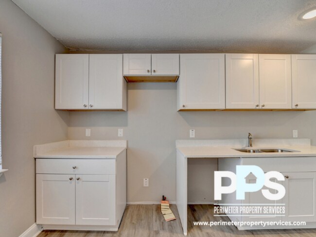 Photo - 390 W Lake Ave