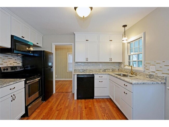 Photo - 155 Benton Ave