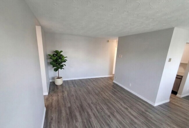 Photo - Pinegrove Apartments