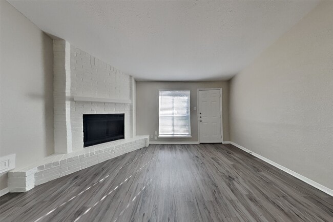 Photo - 5315 Derbyshire Dr