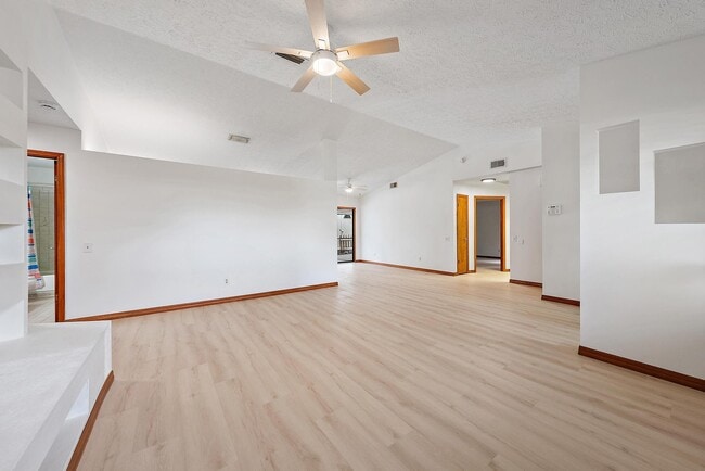 Photo - 489 SE Evergreen Terrace