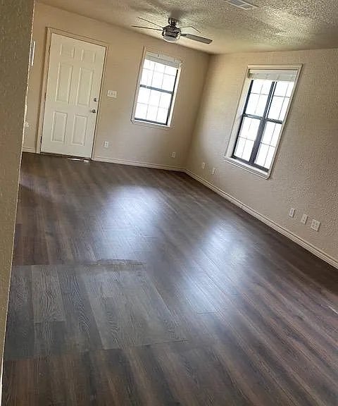 Photo - 605 Giddings St